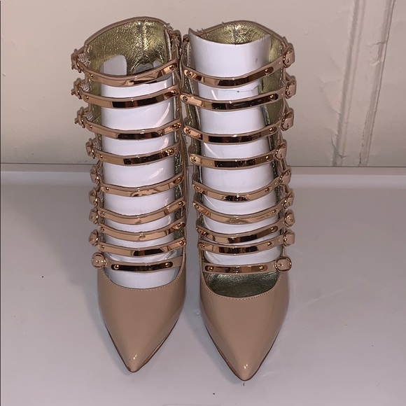 Patent leather pumps - Picture 3 of 9